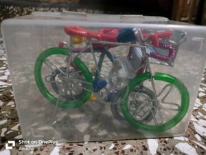 Single Wire Wrapped Cycle Decor