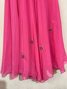 Chic Pink Maxi Skirt with Floral Embellishments