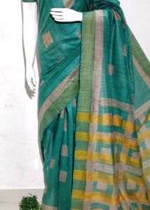 Beautiful Teal Saree with Geometric Pattern