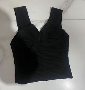 Chic Black Textured V-Neck Tank Top