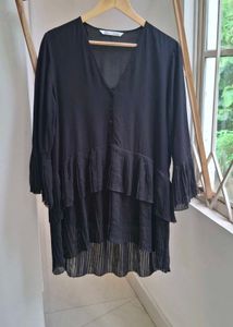 ZARA Chic Black Pleated Midi Dress with Belt