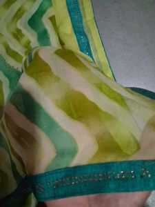 Chic Chevron Print Saree