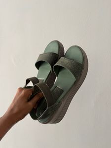 Chic Green Platform Sandals