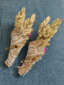 Floral give away on wedding for ladies