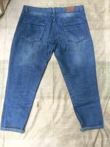 Vintage-Inspired Denim Capris
