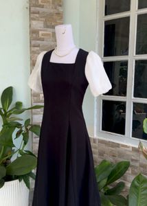 Chic Black &amp; White Puff Sleeve Dress