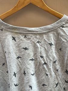 Gray V-Neck Bird Print T-Shirt