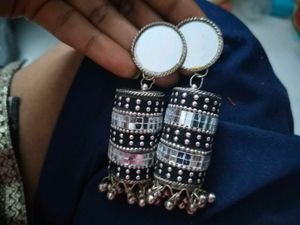 Elegant Black &amp; Pearl Dangle Earrings