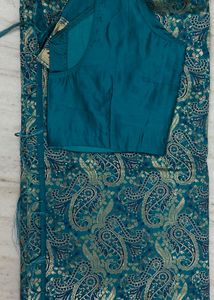 Elegant Teal &amp; Gold Saree with Blouse