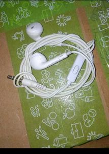 4 Set Of Earphones