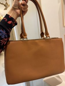 FLASH SALE🔥🔥 NEW Tan Hand / Laptop Bag