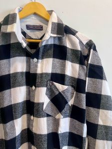 Tommy Hilfiger-Plaid Flannel Shirt (M)