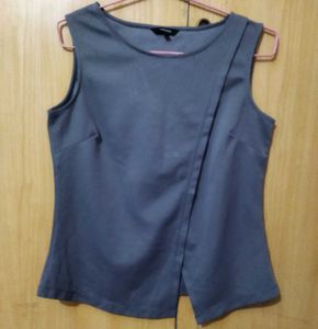 Sleek Sleeveless Grey Top