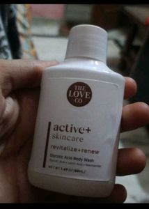 The Love Co. Glycolic Acid Body Wash