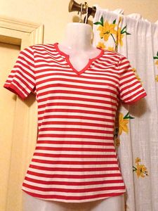Striped V-Neck Tee shein xs