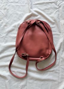Chic Pink Crossbody Bag with Tassel