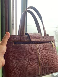 Chic Embossed Leather Handbag