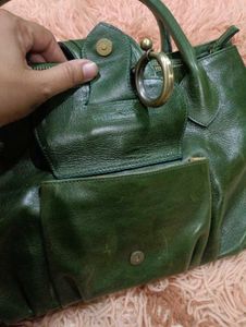 Tods Chic Green Leather Handbag