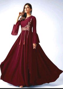 💖 Elegant Embroidered Maroon Gown