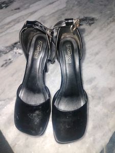 Chic Black Platform Heels with Ankle Strap
