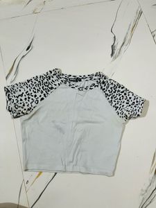 Leopard Print Sleeve Crop T-Shirt