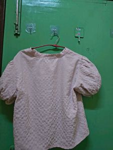 Lightweight Textured Puff Sleeve Top