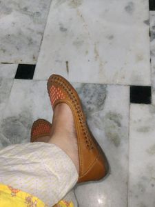 Very Beautiful And Comfortable Juti