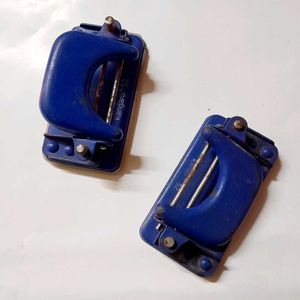 2 pushing machines