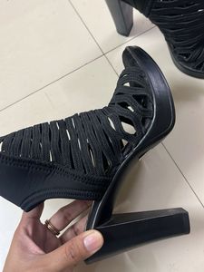Stylish Black Strappy Heels EU 37