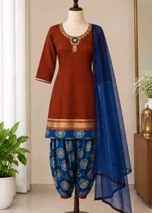 Elegant Red Kurta Set with Blue Dupatta