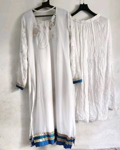 Elegant White &amp; Blue Embroidered Salwar Kameez