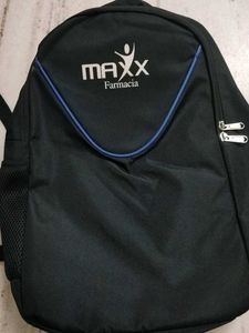 MAXX Farmacia Black Backpack