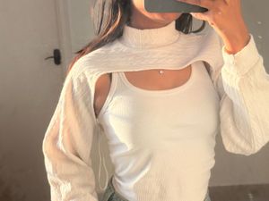 Knitted Cut out sleeves