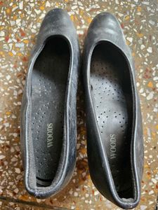 Woodland Black Formal Bellies