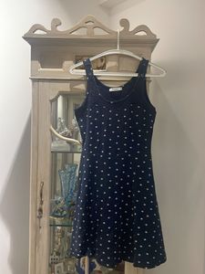 Blue dress, USA. Medium