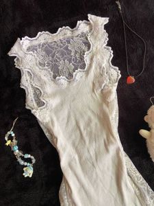 White y2k backless Lace Trim top