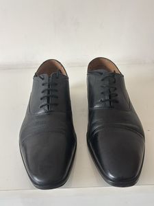 Original branded VanHeusen, Size9 leather New shoe