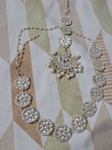 Stunning Kundan &amp; Pearl Maang Tikka and necklace
