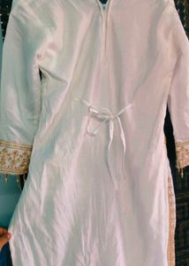 Elegant White &amp; Gold Embroidered Kurta Set