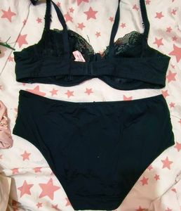 Elegant Black Bra and Panty Set