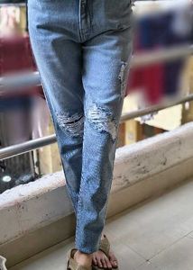 Light Wash Ripped Jeans