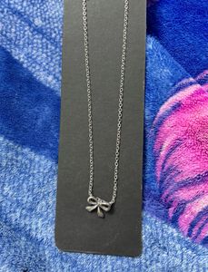 Dainty Bow Necklace