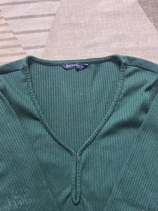 Ribbed Green V-Neck Long Sleeve Top
