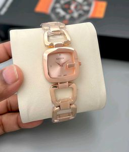 Elegant Gucci Ladies Watch