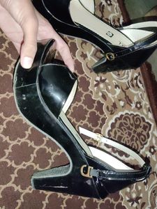 Heel Footwear