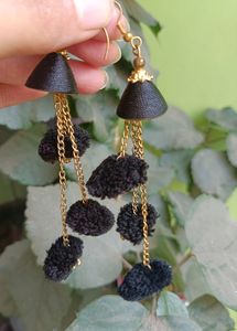 Black Pom Long Earning