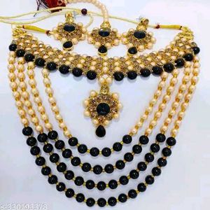 Red piece of Beautiful Necklace set....