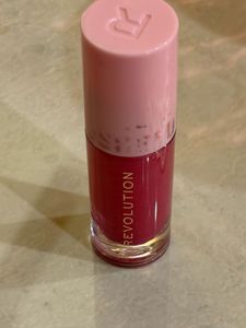 makeup revolution- liquid blush
