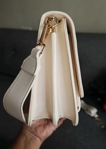 Chic Cream Crossbody Bag