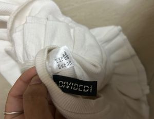 H&amp;M Chic Cropped  Top